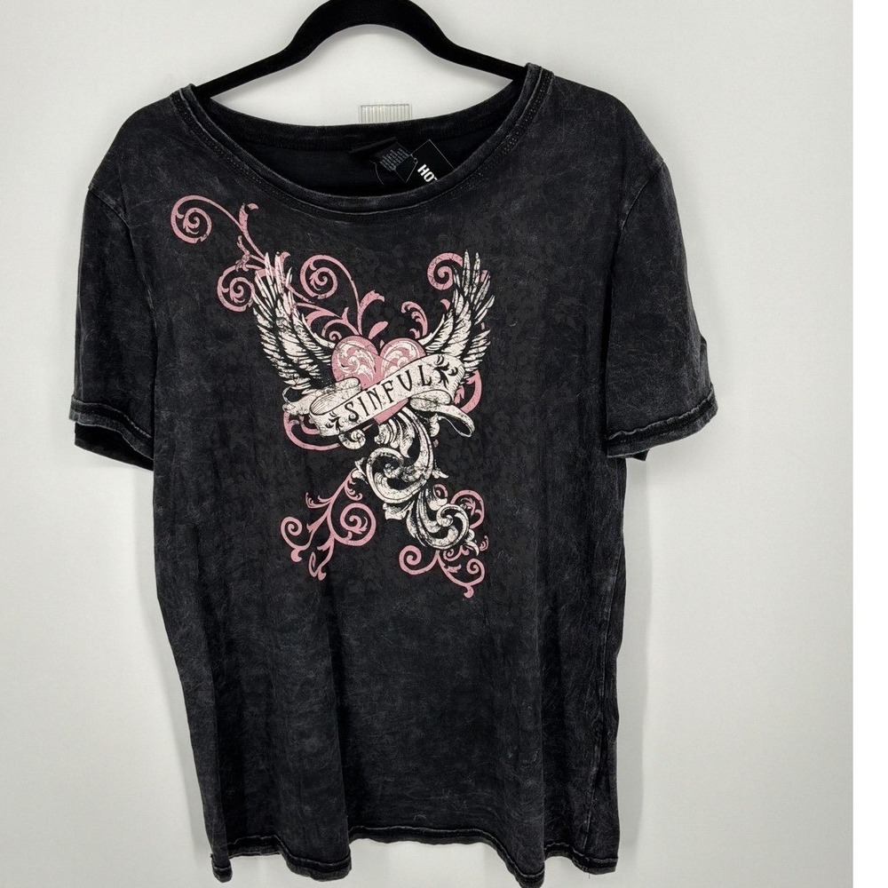 Social Collision Size 1 Hot Topic Sinful Graphic Tee Medium